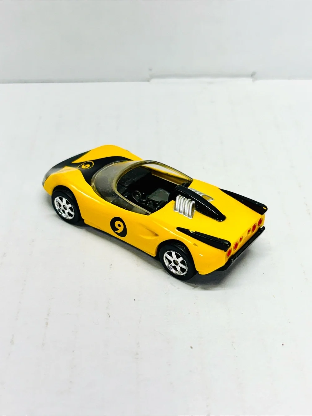 Hot Wheels Diecast Speed Racer 1:64  Mach 5 & Shooting Star Racing Cars Lot Of 2